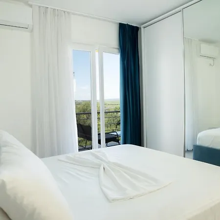 Ola Apartment Golem (Tirana)
